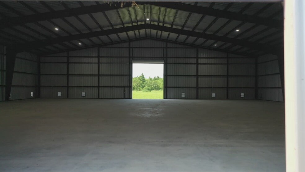 5145 Old Atascocita Rd, Dayton, TX à vendre - Vidéo sur l’annonce professionnelle – Image 2 sur 14