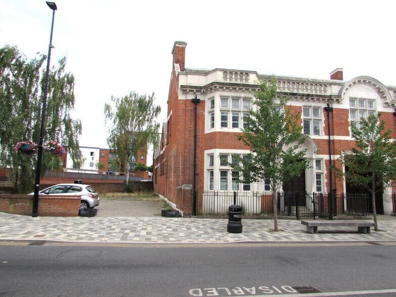 74-80 High St, Harrow à louer - Photo de l’immeuble – Image 2 sur 2