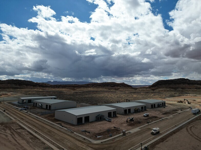 975 S. 5600 W., Hurricane, UT à louer - Photo principale – Image 1 sur 10