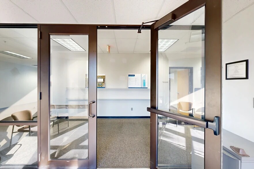 3660 Deerpark Blvd S, Elkton, FL à louer - Numérisation 3D Matterport – Image 3 sur 26