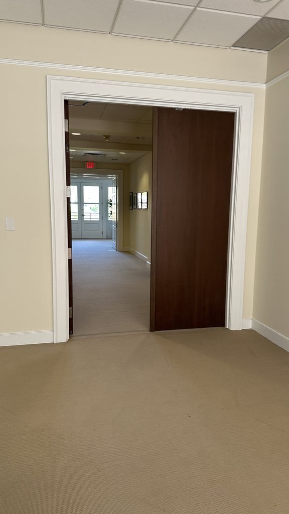 1900 Arlington Blvd, Charlottesville, VA à louer Photo de l’immeuble– Image 1 sur 6