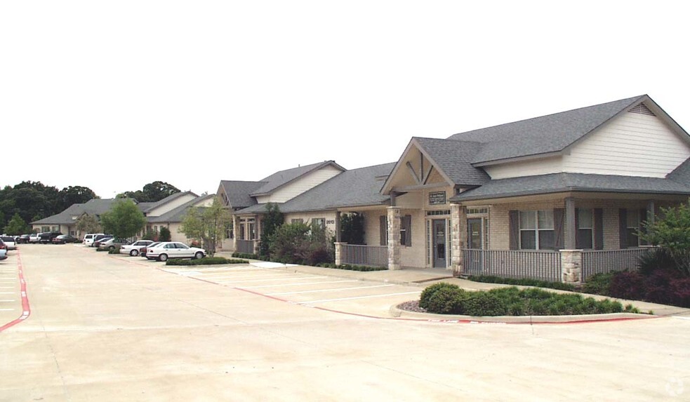 2601 Sagebrush Dr, Flower Mound, TX à louer - Photo de l’immeuble – Image 2 sur 5