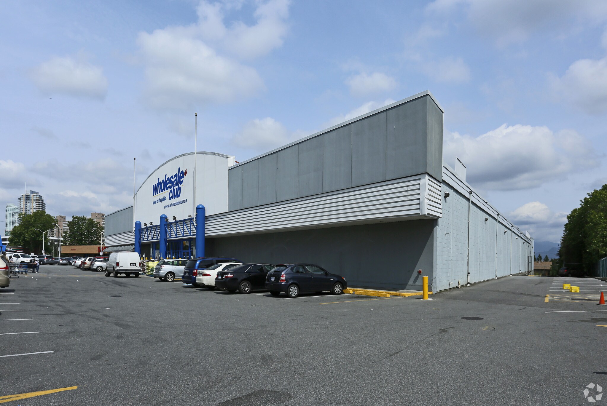 5335 Kingsway, Burnaby, BC à vendre Photo principale– Image 1 sur 12