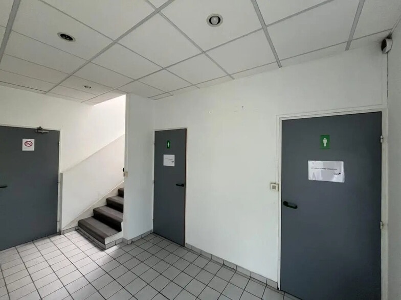 Industriel/Logistique dans Trappes à louer - Photo intérieure – Image 2 sur 9