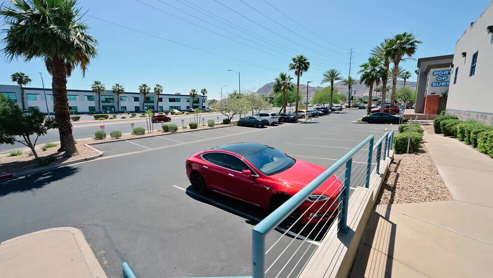 159 N Gibson Rd, Henderson, NV à vendre - Vidéo sur l’annonce professionnelle – Image 2 sur 32