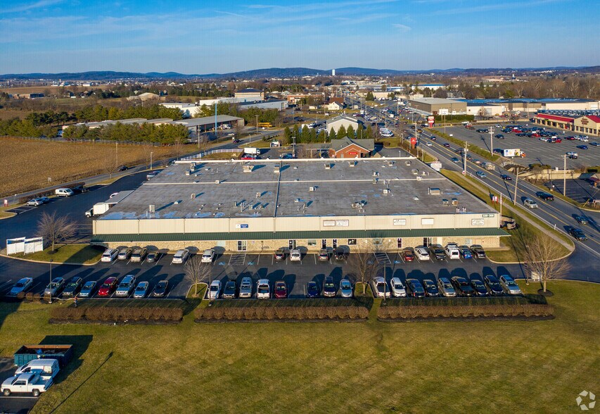 330 N Reading Rd, Ephrata, PA à louer - Photo de l’immeuble – Image 3 sur 12