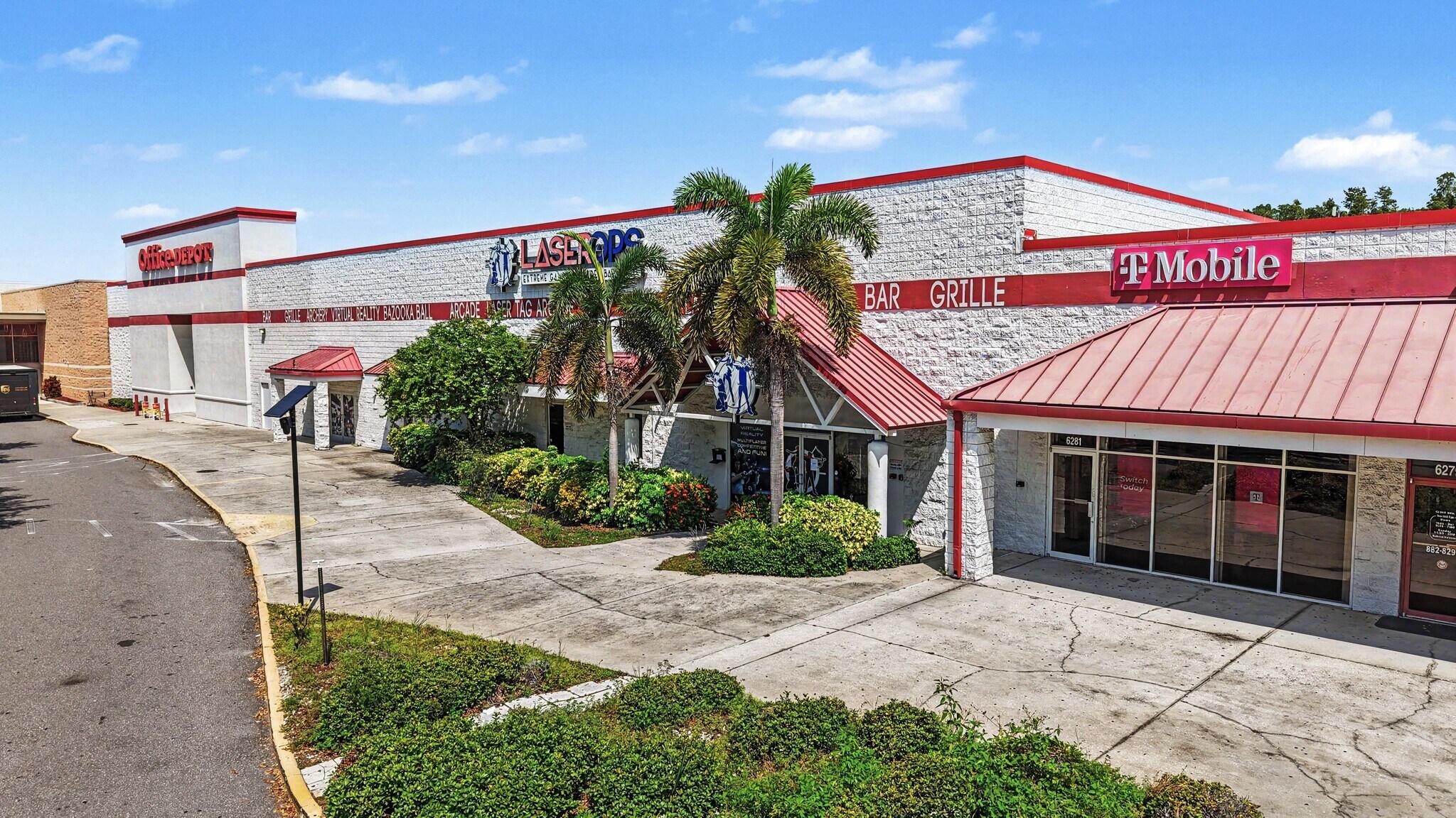 6295 Waters Ave, Tampa, FL à louer Photo de l’immeuble– Image 1 sur 24
