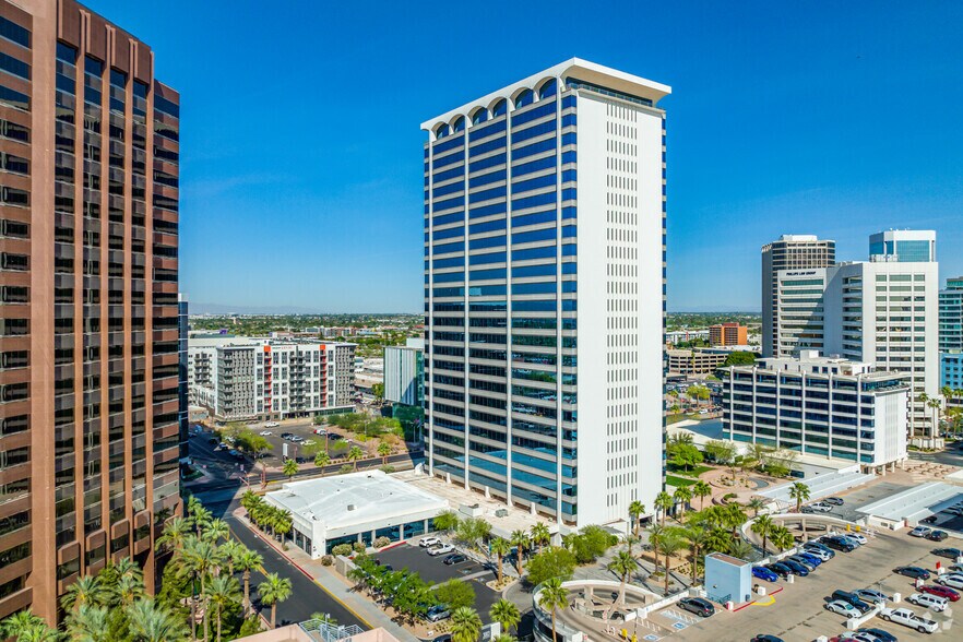 3003 N Central Ave, Phoenix, AZ à louer - Photo de l’immeuble – Image 1 sur 53