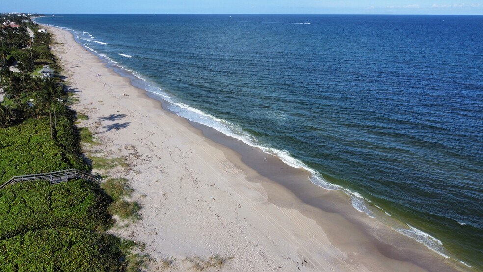 5 Sailfish Ln, Ocean Ridge, FL à vendre - Photo de l’immeuble – Image 2 sur 5