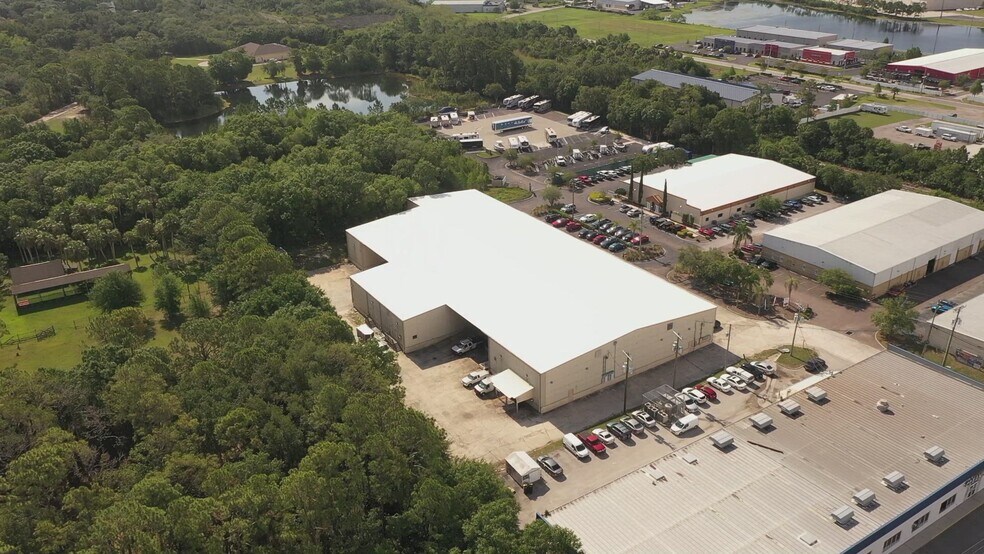 9935 Race Track Rd, Tampa, FL à louer - Vidéo sur l’annonce professionnelle – Image 3 sur 34