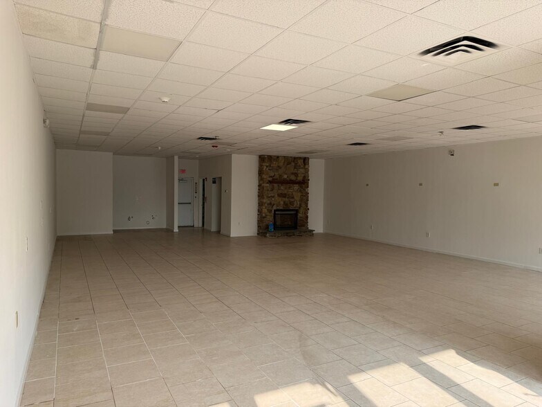 15 S Route 9W, West Haverstraw, NY à louer - Photo de l’immeuble – Image 2 sur 8