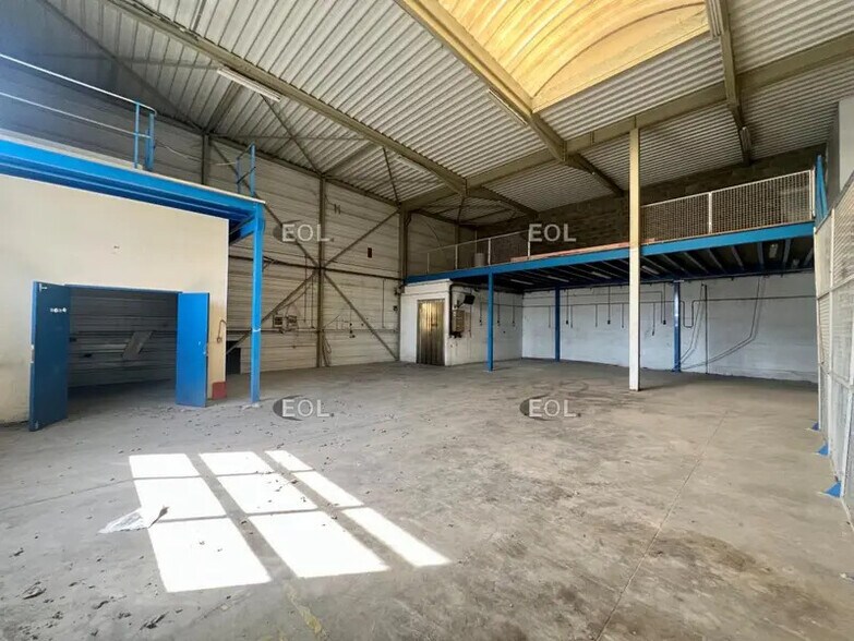 Local d’activités dans Claye-Souilly à louer - Photo intérieure – Image 1 sur 7