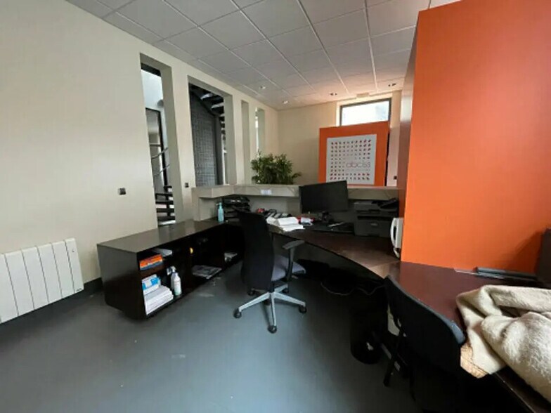 Bureau dans Calais à louer - Photo de l’immeuble – Image 3 sur 8