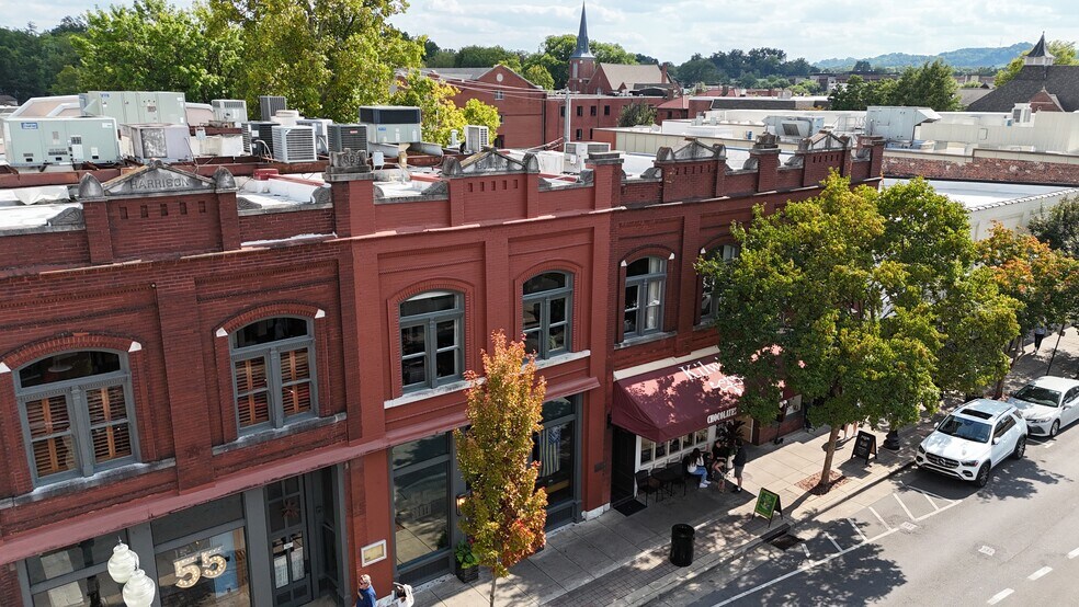 407 Main St, Franklin, TN à louer - Photo de l’immeuble – Image 1 sur 10