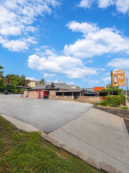 2920 Ingersoll Ave, Des Moines, IA à louer - Photo de l’immeuble – Image 2 sur 4