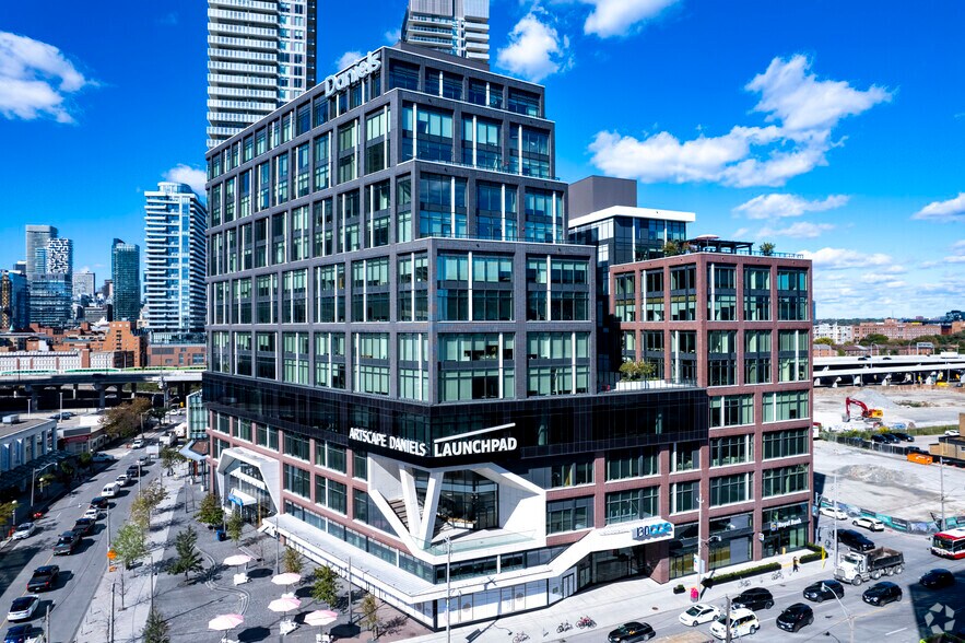 128-134 Queens Quay E, Toronto, ON à vendre - Photo de l’immeuble – Image 3 sur 40