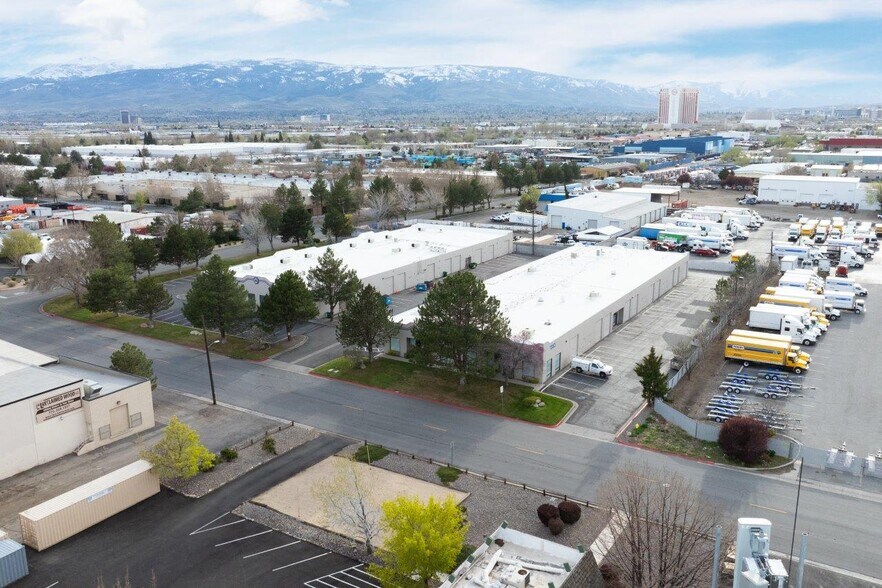 1350 Freeport Blvd, Sparks, NV à louer - Photo de l’immeuble – Image 3 sur 23