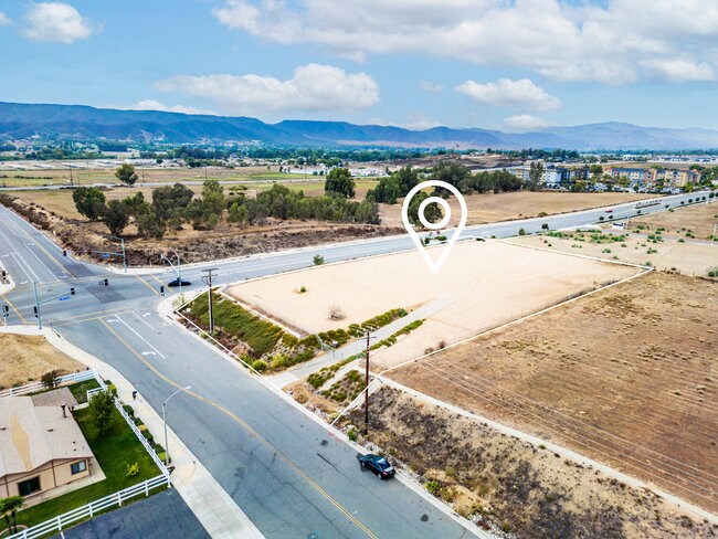 41225 Guava St, Murrieta, CA à louer Photo de l’immeuble– Image 1 sur 11