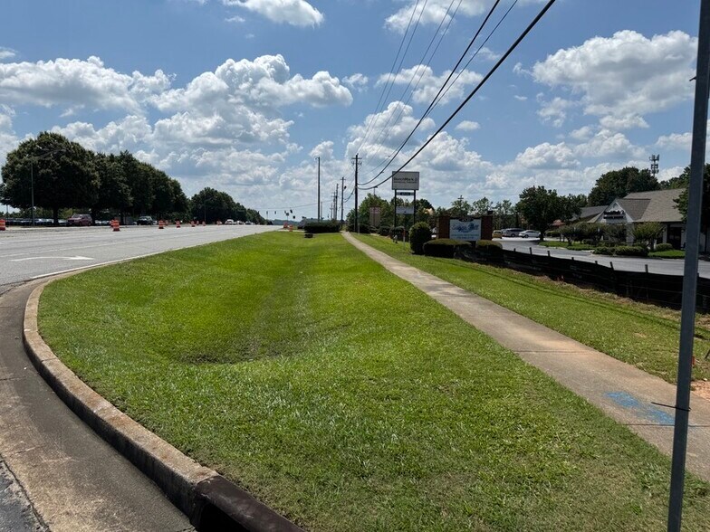 Lot 7 Frontier Park Cir., Sugar Hill, GA à vendre - Photo de l’immeuble – Image 3 sur 10