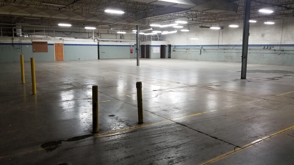 340 Renner Dr, Elgin, IL à louer - Photo intérieure – Image 2 sur 23