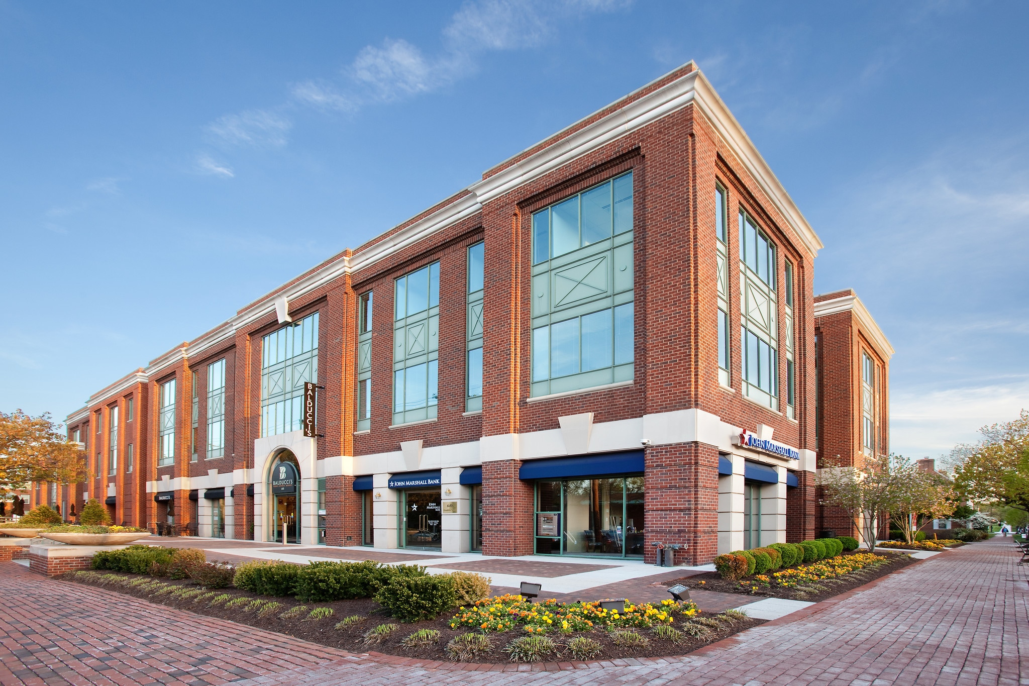 700 S Washington St, Alexandria, VA à louer Photo de l’immeuble– Image 1 sur 7