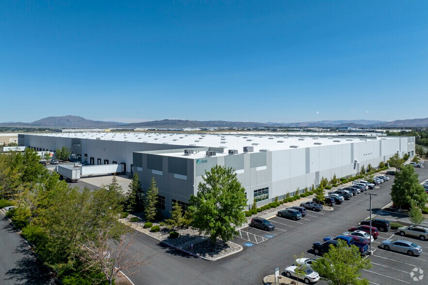 9085 Moya Blvd, Reno, NV à louer - Photo de l’immeuble – Image 2 sur 5