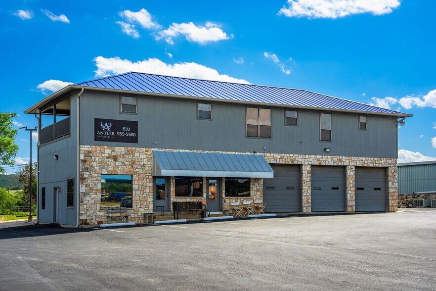 1903 Junction Hwy, Kerrville, TX à vendre - Photo de l’immeuble – Image 3 sur 30