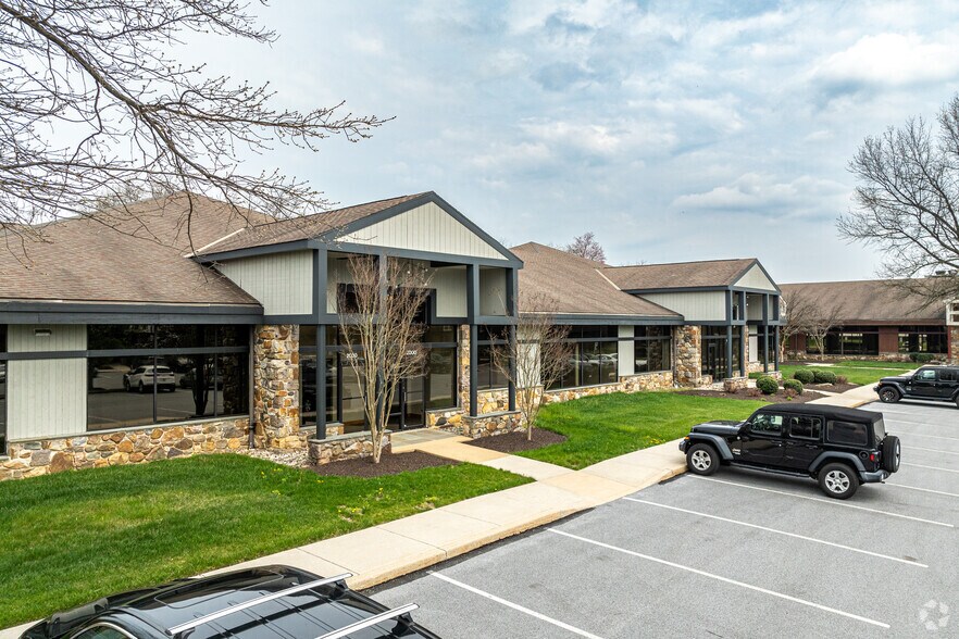 180 Sheree Blvd, Exton, PA à louer - Photo principale – Image 1 sur 13