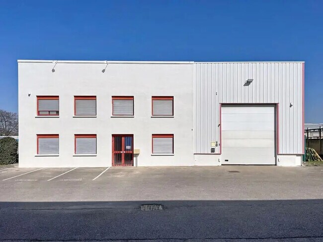 Plus de détails pour 5 Allée Des Erables, Vénissieux - Local d'activités à louer