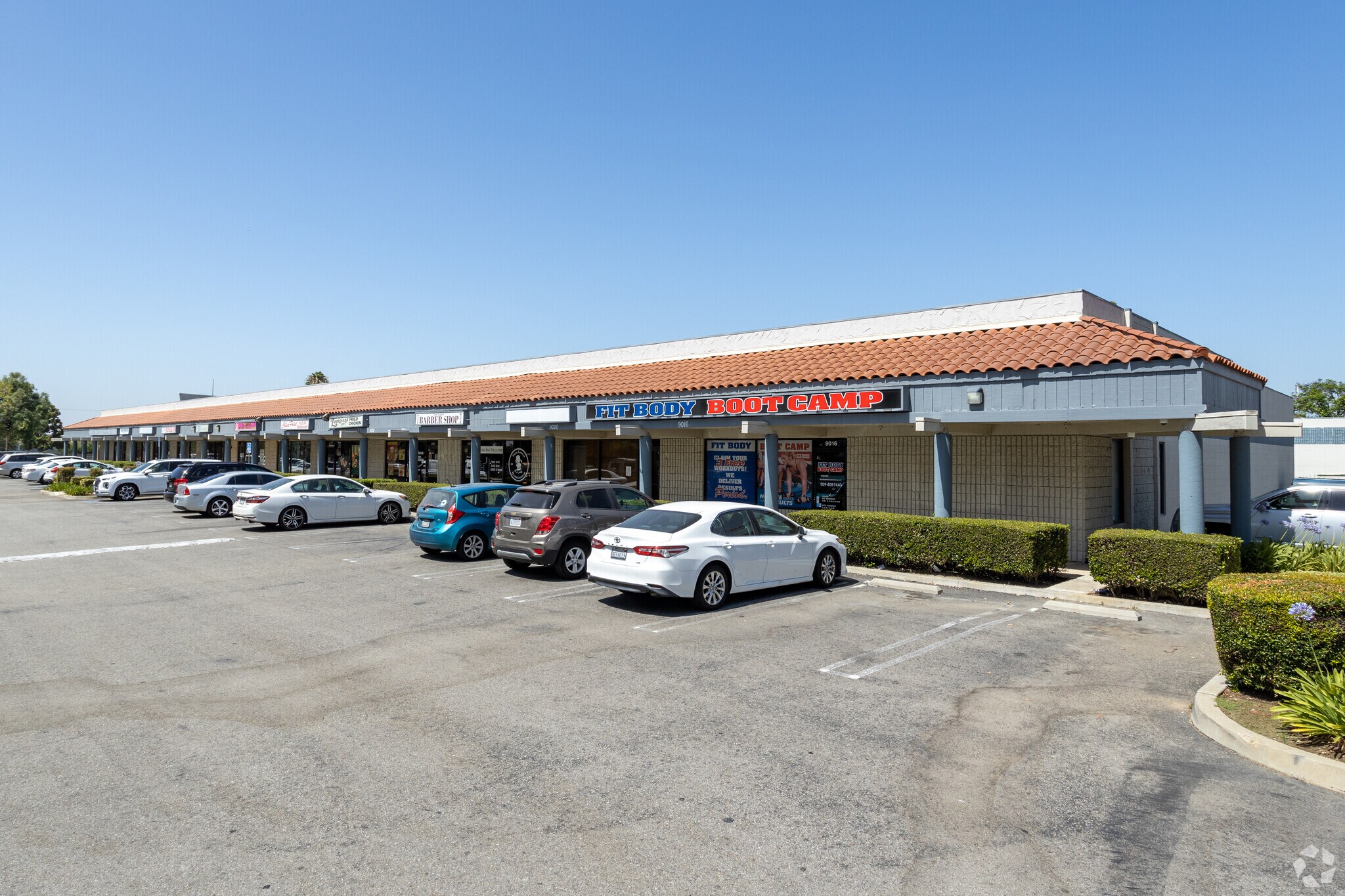9016-9050 Archibald Ave, Rancho Cucamonga, CA à louer Photo principale– Image 1 sur 5