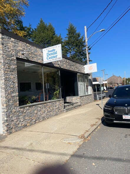209 Albion St, Wakefield, MA à louer - Photo de l’immeuble – Image 3 sur 14
