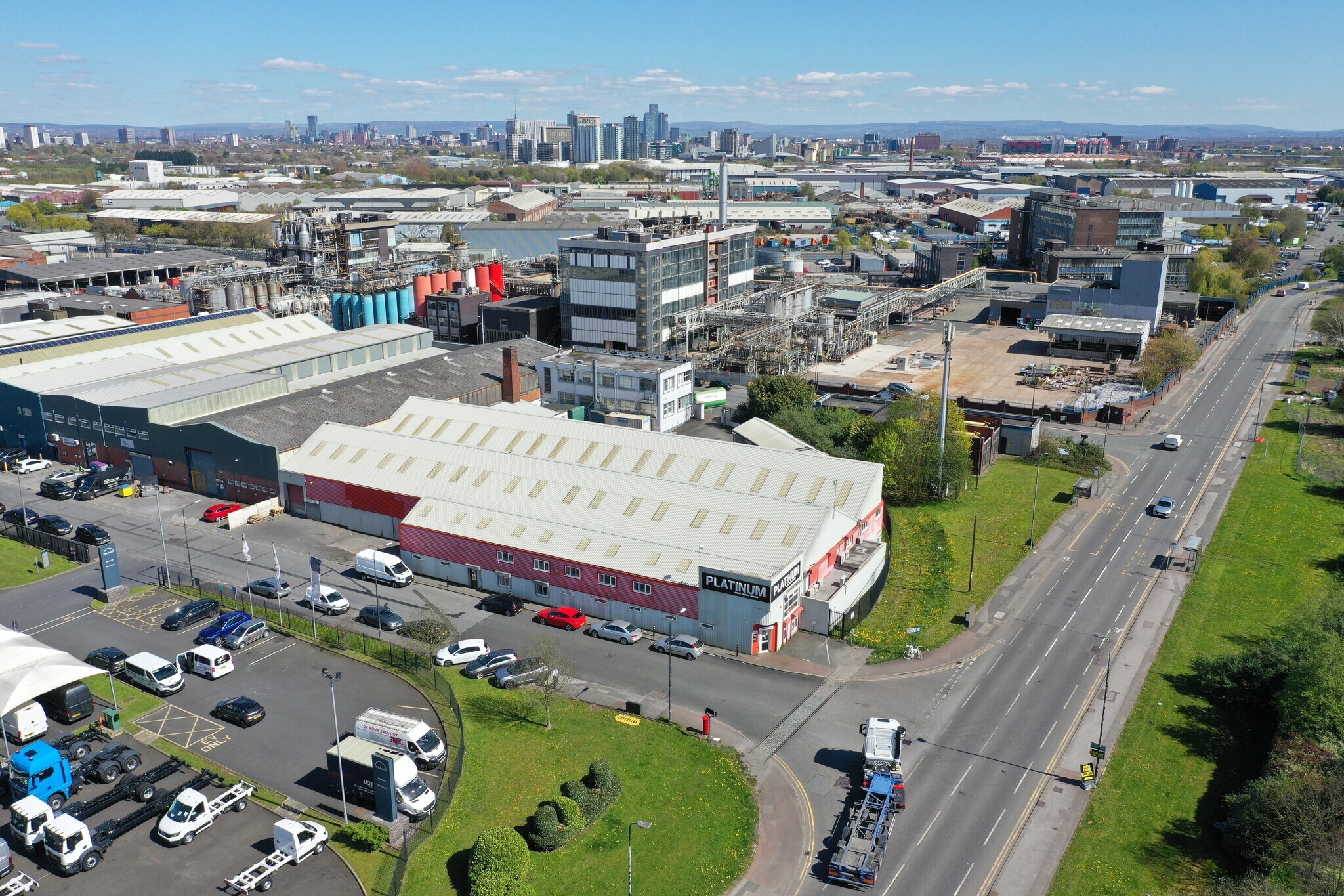 Lyons Road, Trafford Park, Manchester à louer Photo de l’immeuble– Image 1 sur 15