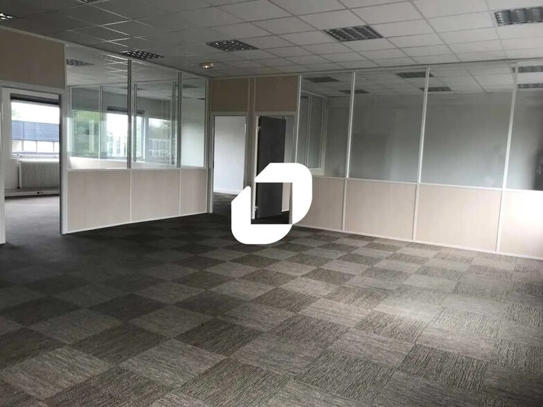 Local d’activités dans Villebon-sur-Yvette à louer - Photo intérieure – Image 3 sur 33