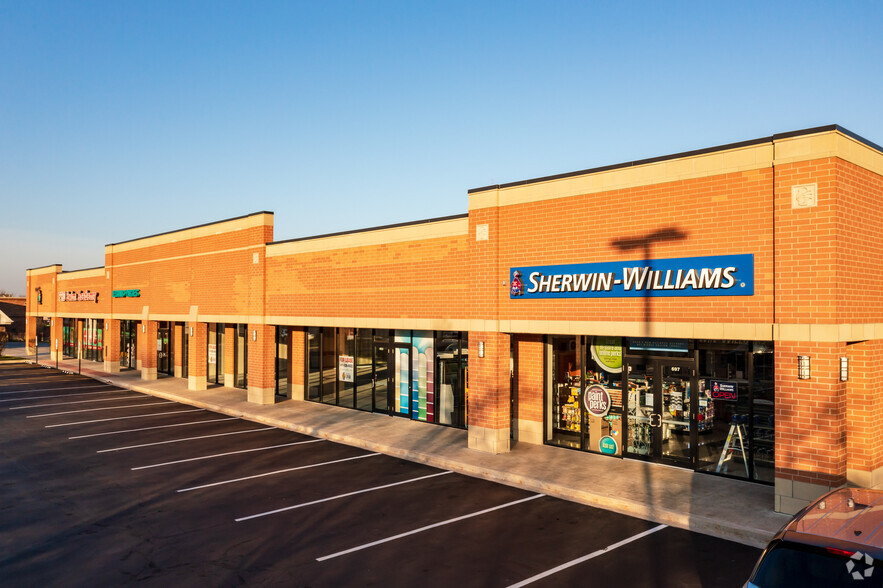 689-693 Meacham Rd, Elk Grove Village, IL à louer - Photo de l’immeuble – Image 1 sur 5