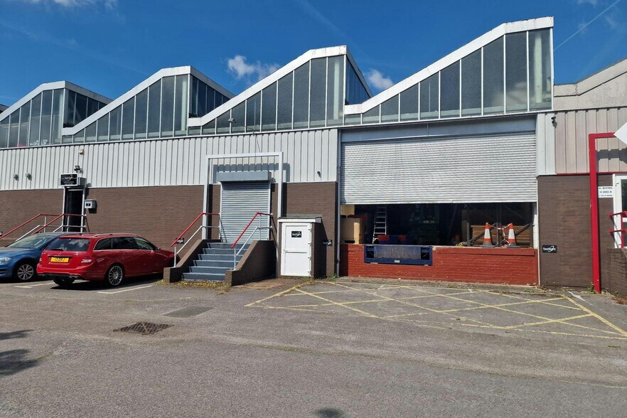Bessemer Rd, Basingstoke à vendre - Photo de l’immeuble – Image 2 sur 2