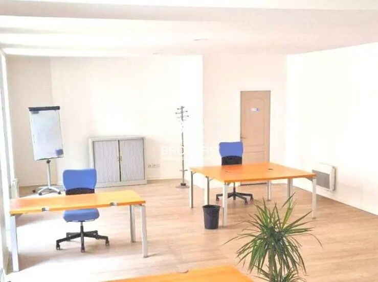 Bureau dans Orléans à louer - Photo de l’immeuble – Image 3 sur 12