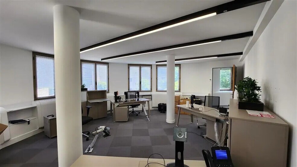 Bureau dans Neuilly-sur-Seine à louer - Photo de l’immeuble – Image 3 sur 9