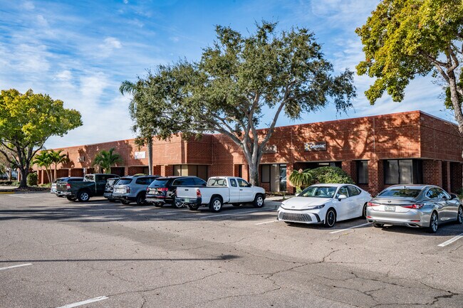 Plus de détails pour 4900 Creekside Dr, Clearwater, FL - Local d'activités à louer