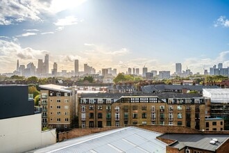 8 Andrews Rd, Londres à louer Photo de l’immeuble– Image 1 sur 9