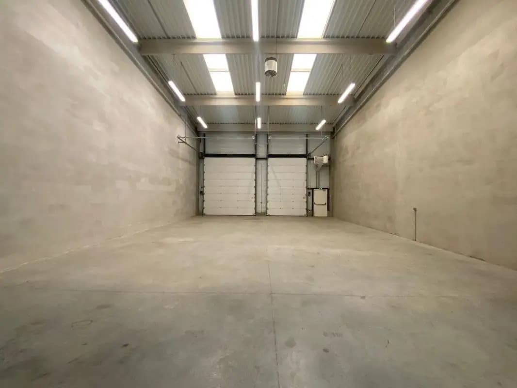 Local d’activités dans Saint-Quentin-Fallavier à louer Photo intérieure– Image 1 sur 4