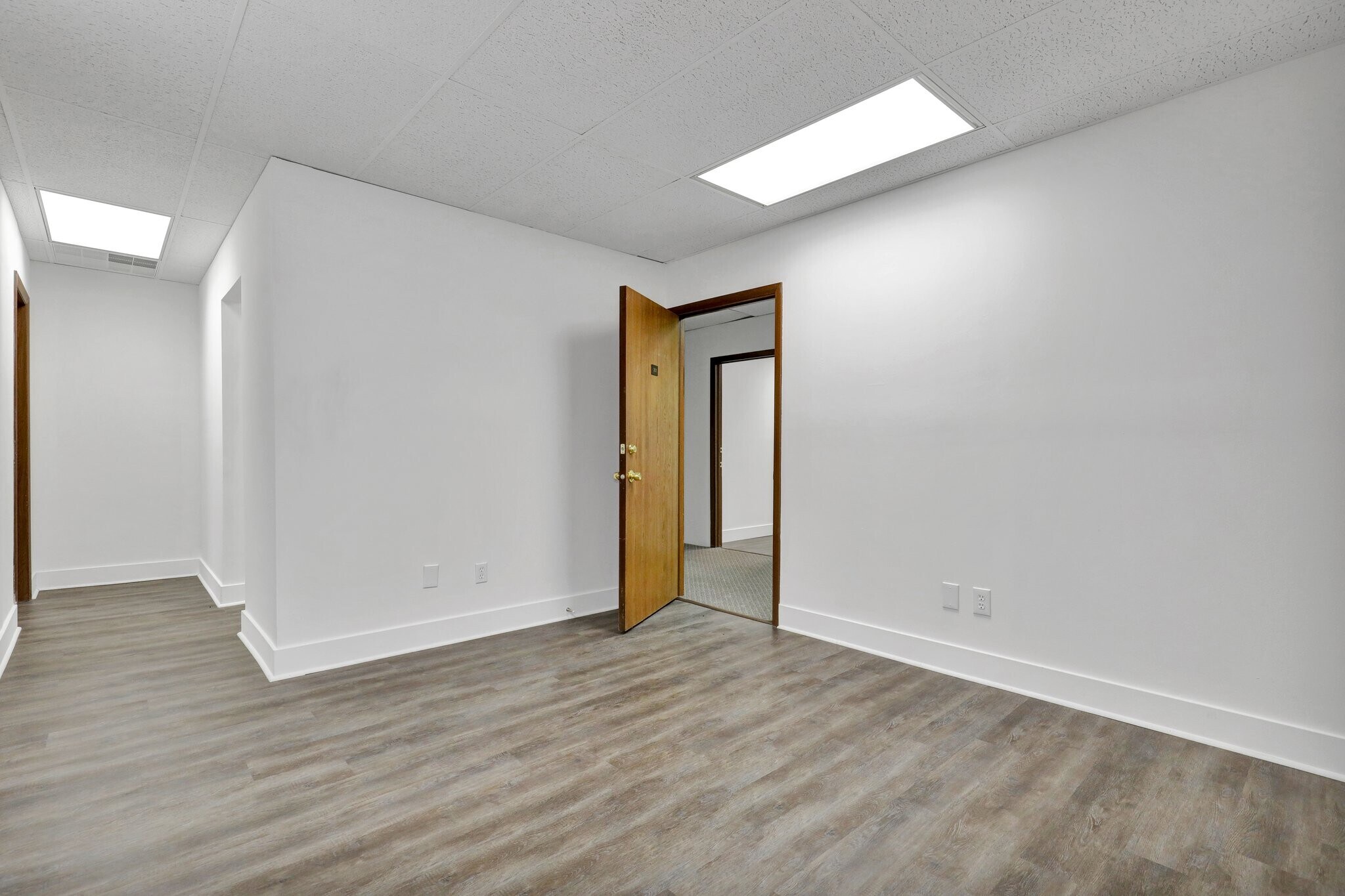 3721 W Michigan Ave, Lansing, MI à louer Photo intérieure– Image 1 sur 7