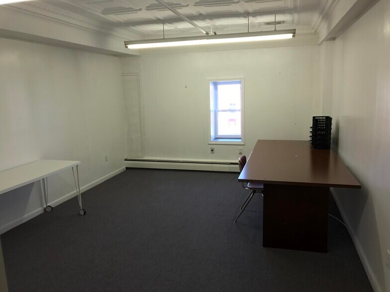 14 Nason St, Maynard, MA à louer - Photo intérieure – Image 2 sur 6