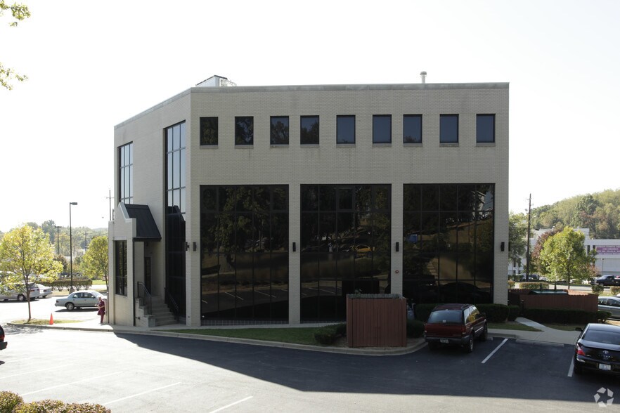 1700 Old Bluegrass Ave, Louisville, KY à louer - Photo de l’immeuble – Image 2 sur 17