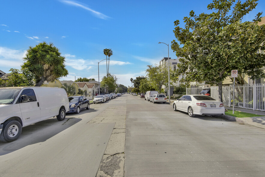 1042 N Wilcox Ave, Los Angeles, CA à vendre - Photo de l’immeuble – Image 3 sur 25