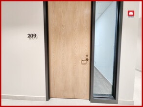 5121 Van Nuys Blvd, Sherman Oaks, CA à louer Photo intérieure– Image 2 sur 2