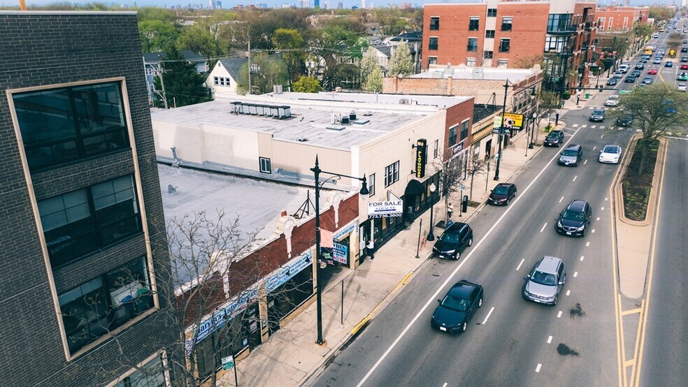 3014 W Irving Park Rd, Chicago, IL à vendre - Photo de l’immeuble – Image 3 sur 44