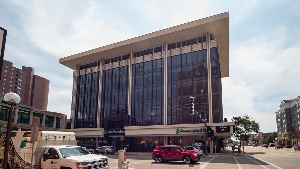 206 S Broadway, Rochester, MN à louer - Photo de l’immeuble – Image 3 sur 62