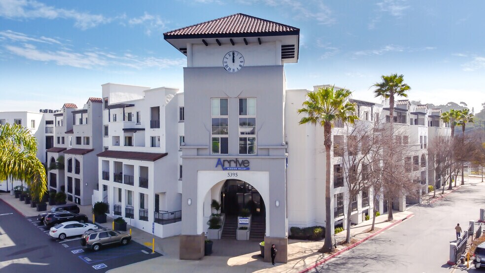 5395 Napa St, San Diego, CA à louer - Photo de l’immeuble – Image 1 sur 79