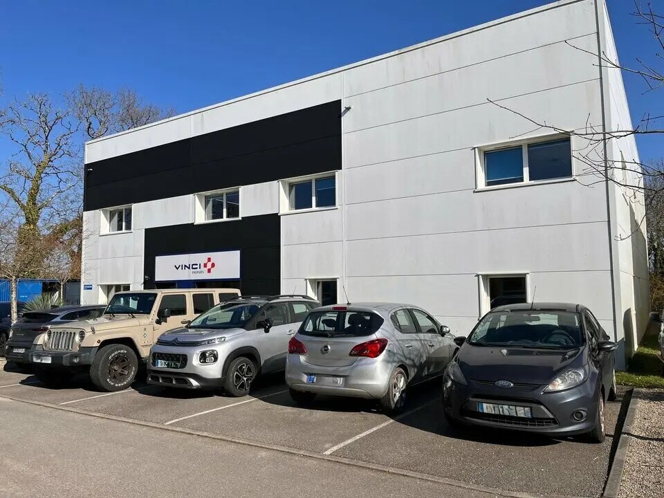 Industriel/Logistique dans Crach à louer Photo de l’immeuble– Image 1 sur 3