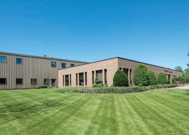 67 Pacella Park Dr, Randolph, MA à louer - Photo de l’immeuble – Image 2 sur 4